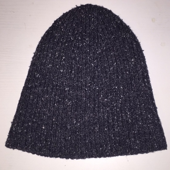 Club Monaco beanie - Picture 2 of 3